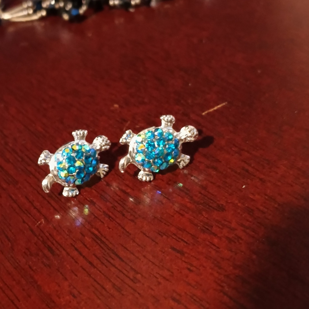 Turtle earrings